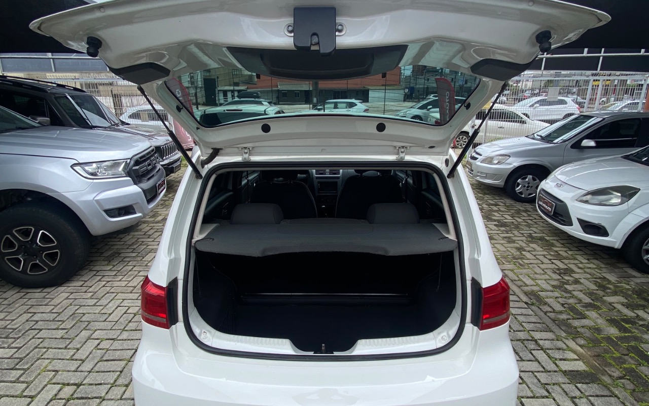 imagem-https://www.socarrao.com.br/sc-vehicle-images-prod/4321560/1791568579855-MTVmNGIxZjQtZGU1Yy00YzFiLWJiMDEtZmQ2YjNhODJmNTUxLmpwZWc.jpeg
