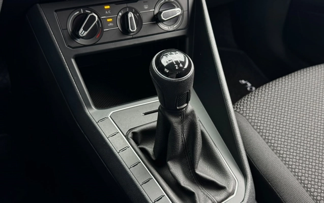 imagem-https://www.socarrao.com.br/sc-vehicle-images-prod/4321569/1791568622981-9_025639.jpg