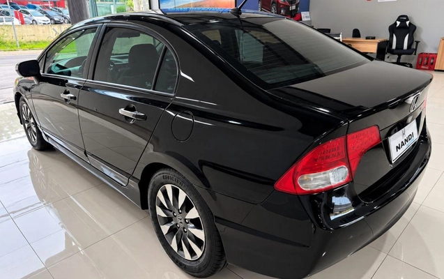 imagem-https://www.socarrao.com.br/sc-vehicle-images-prod/4321647/1791568853063-1238697.jpg