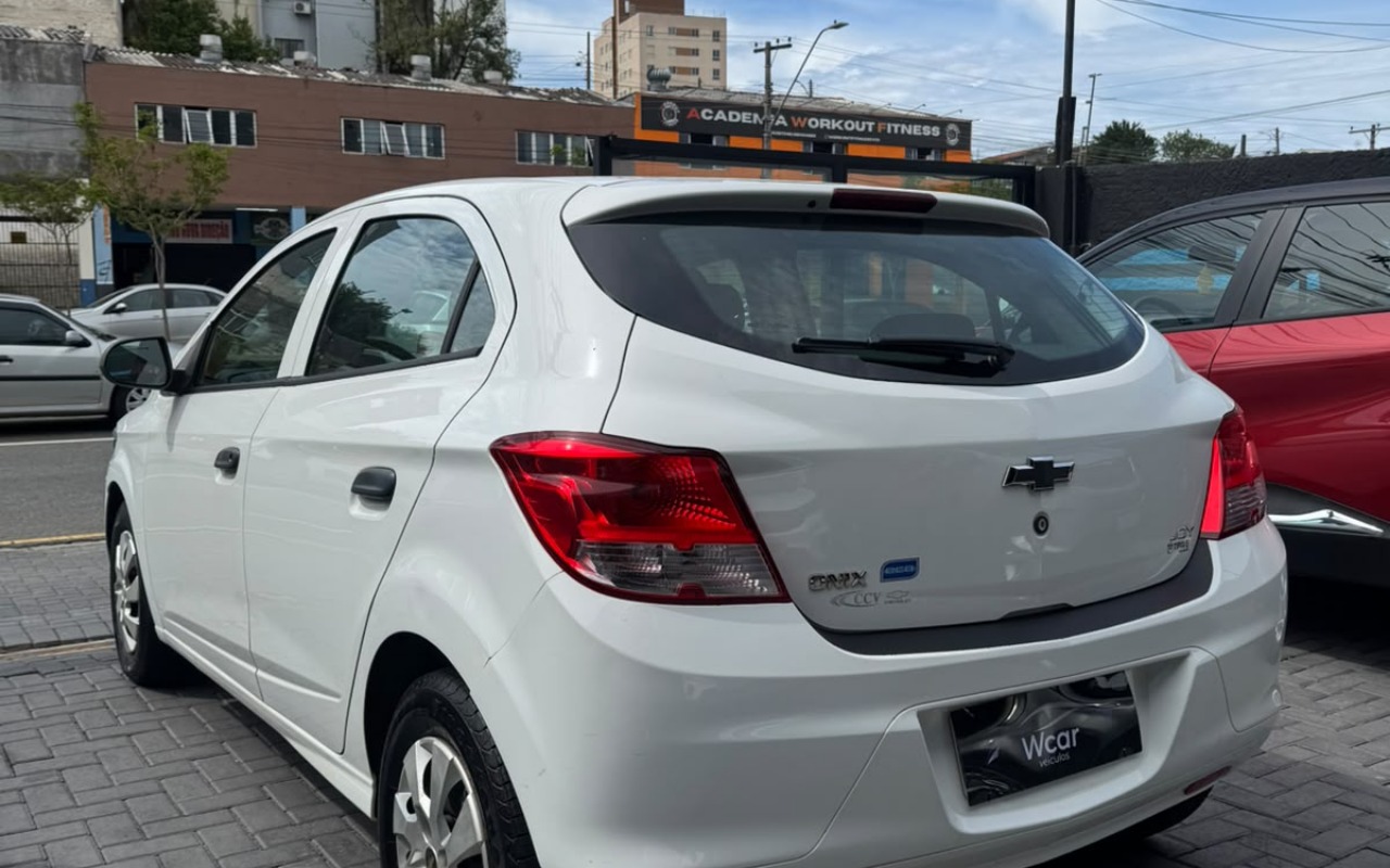imagem-https://www.socarrao.com.br/sc-vehicle-images-prod/4321672/1791569050643-MS5qcGc.jpg