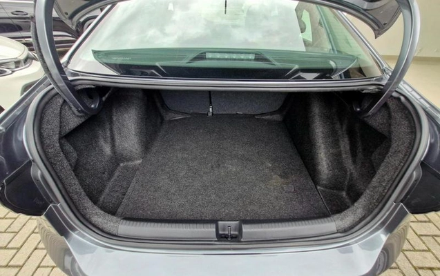 imagem-https://www.socarrao.com.br/sc-vehicle-images-prod/4321730/1791569433538-8526704_17_B_95f831ce77.jpeg