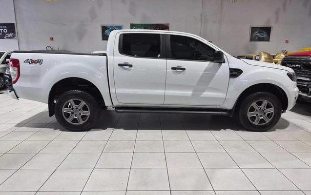 imagem-https://www.socarrao.com.br/sc-vehicle-images-prod/4321759/1791576249780-8559785_5_B_c8bc94cc5a.jpeg