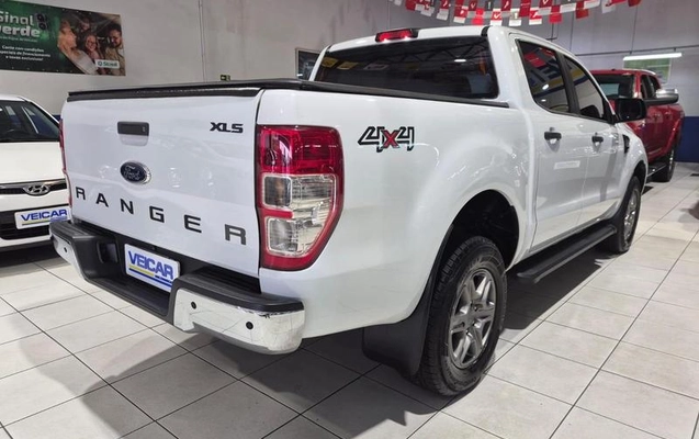 imagem-https://www.socarrao.com.br/sc-vehicle-images-prod/4321759/1791576249781-8559785_6_B_b250d597c5.jpeg