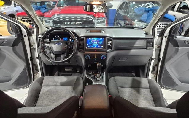 imagem-https://www.socarrao.com.br/sc-vehicle-images-prod/4321759/1791576249800-8559785_18_B_77e9ef45ab.jpeg