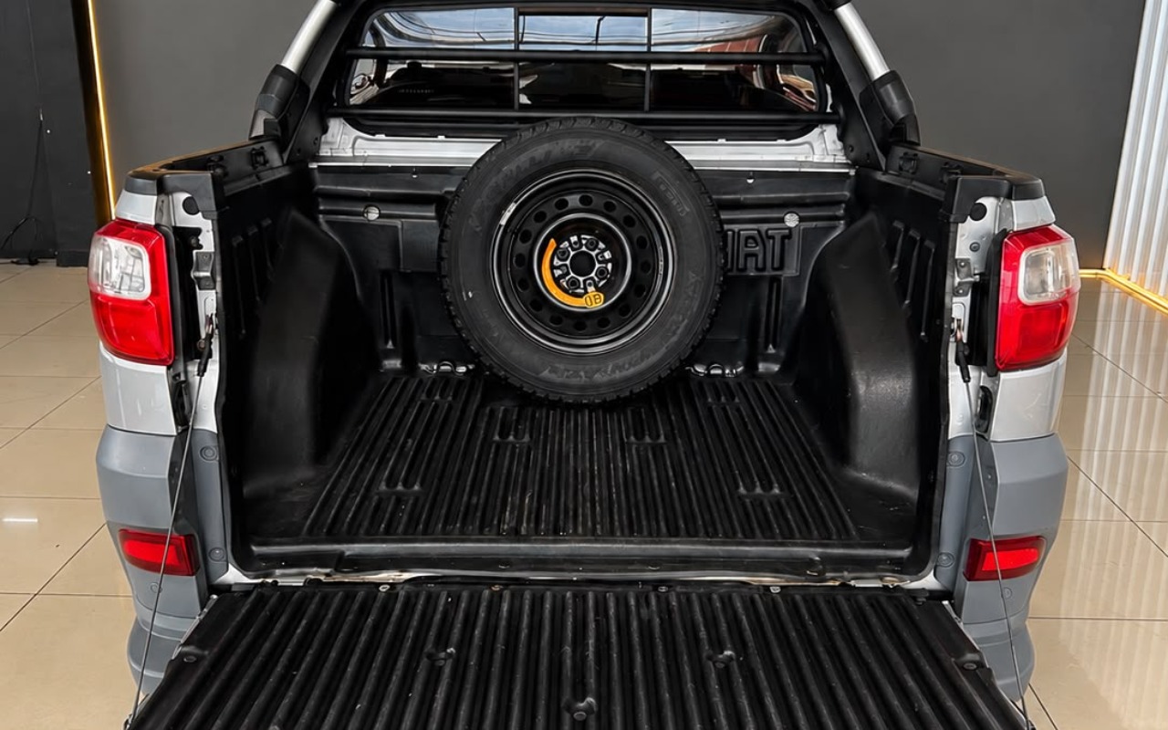 imagem-https://www.socarrao.com.br/sc-vehicle-images-prod/4321863/1791570256415-V2hhdHNBcHAgSW1hZ2UgMjAyNi0xMC0wOSBhdCAxNC4wMy41MSAoNSkuanBlZw.jpeg