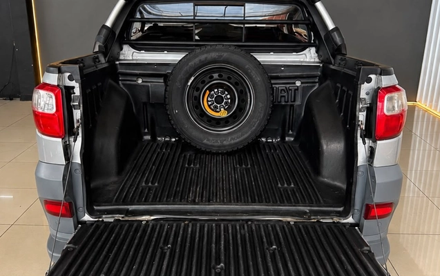 imagem-https://www.socarrao.com.br/sc-vehicle-images-prod/4321863/1791570256415-V2hhdHNBcHAgSW1hZ2UgMjAyNi0xMC0wOSBhdCAxNC4wMy41MSAoNSkuanBlZw.jpeg