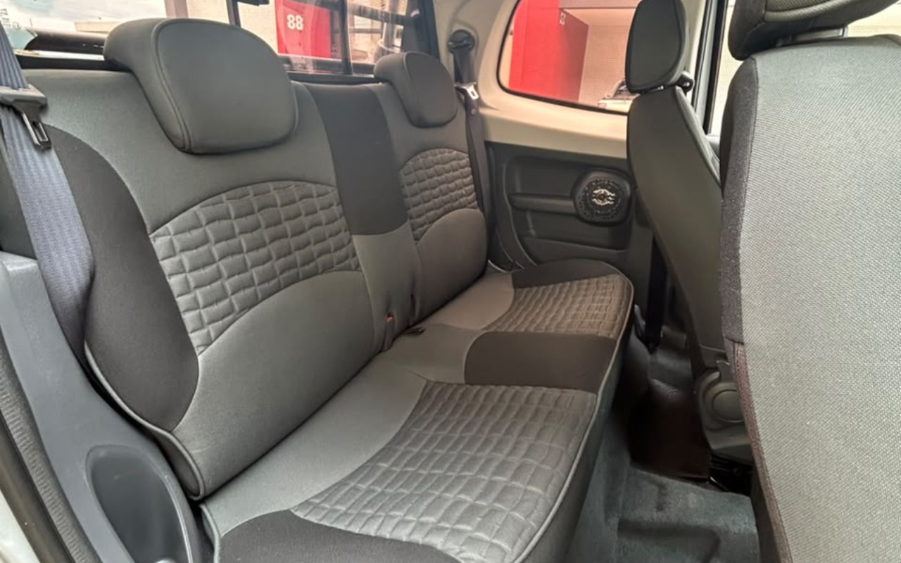 imagem-https://www.socarrao.com.br/sc-vehicle-images-prod/4321863/1791570257271-V2hhdHNBcHAgSW1hZ2UgMjAyNi0xMC0wOSBhdCAxNC4wMy41MiAoNCkuanBlZw.jpeg