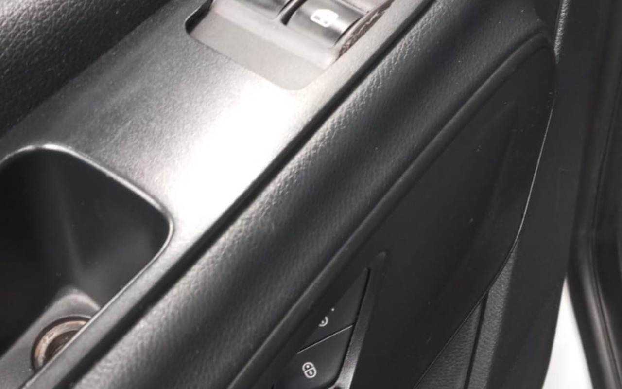 imagem-https://www.socarrao.com.br/sc-vehicle-images-prod/4321912/1791570640905-MDgzNGZjNWEtZjE1NS00MmM1LWEyYmEtOGRhMWNiYTRjYjRjLmpwZw.jpg