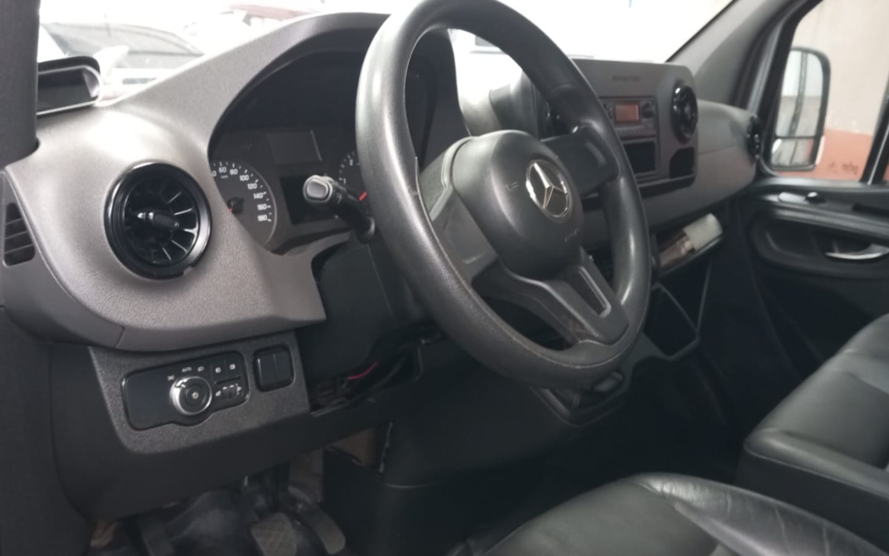 imagem-https://www.socarrao.com.br/sc-vehicle-images-prod/4321912/1791570641261-ZTg4YmViNWYtNDUzNC00MWZhLWE0NjEtMTllYWVkYTgzOTJhLmpwZw.jpg