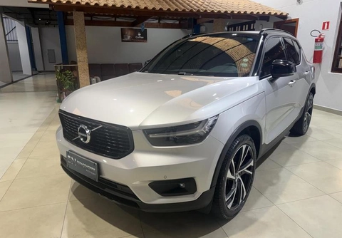 Volvo XC40 2019 Prata — foto 1 de 3