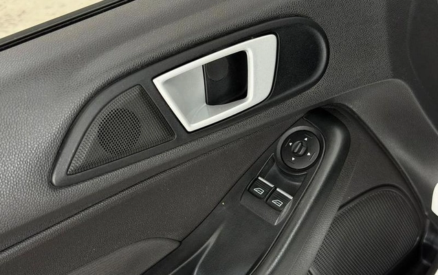 imagem-https://www.socarrao.com.br/sc-vehicle-images-prod/4322053/1791636178686-8407921_4_B_a6a1ad3cd4.jpeg