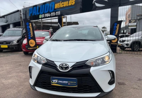 Toyota Yaris 2023 Branco — foto 1 de 3