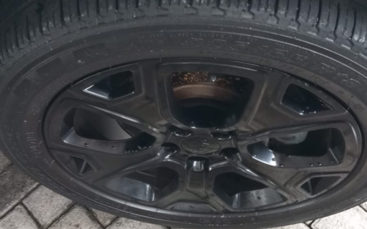 imagem-https://www.socarrao.com.br/sc-vehicle-images-prod/4322069/1791571813657-MGQ4ZTEyYTUtZjRkMS00ZmIyLWE5MTktYjZjMDdkZDdhYjVmLmpwZw.jpg