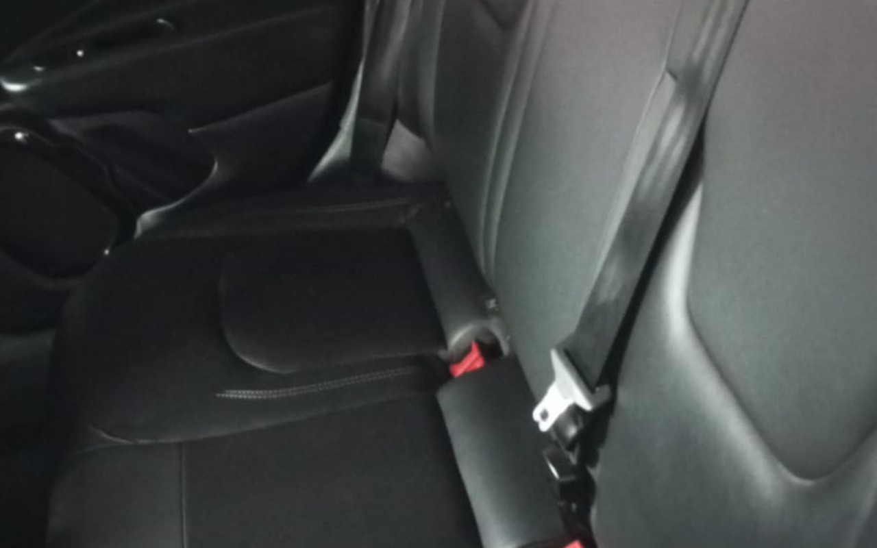 imagem-https://www.socarrao.com.br/sc-vehicle-images-prod/4322069/1791571814156-YTFjN2FlZjUtNzA4NS00YzY5LTg2YWUtMGZhNWUwNTFiOGVjLmpwZw.jpg