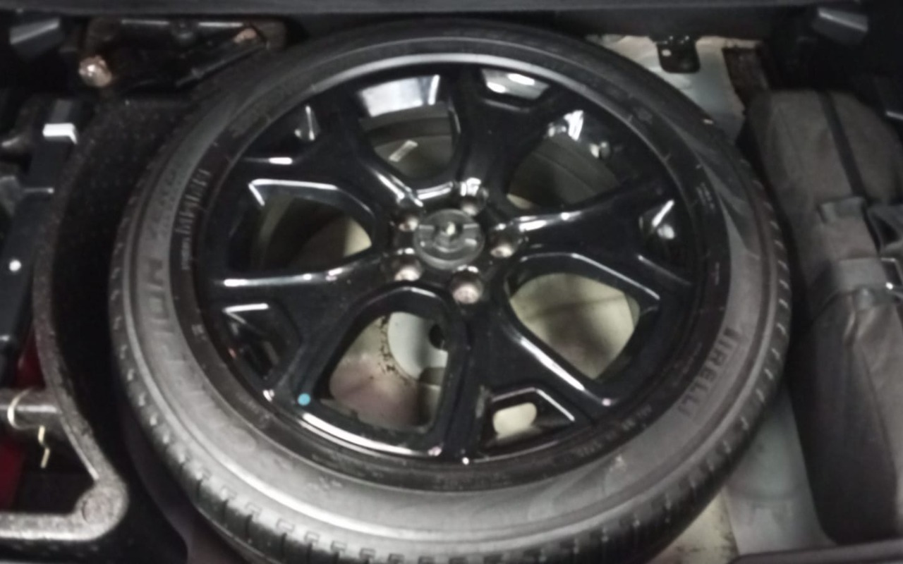 imagem-https://www.socarrao.com.br/sc-vehicle-images-prod/4322069/1791571814240-YTAwMTAwYjgtZGVhZC00NzhiLTk2NzEtMDg0MTQxOTM3OWJjLmpwZw.jpg
