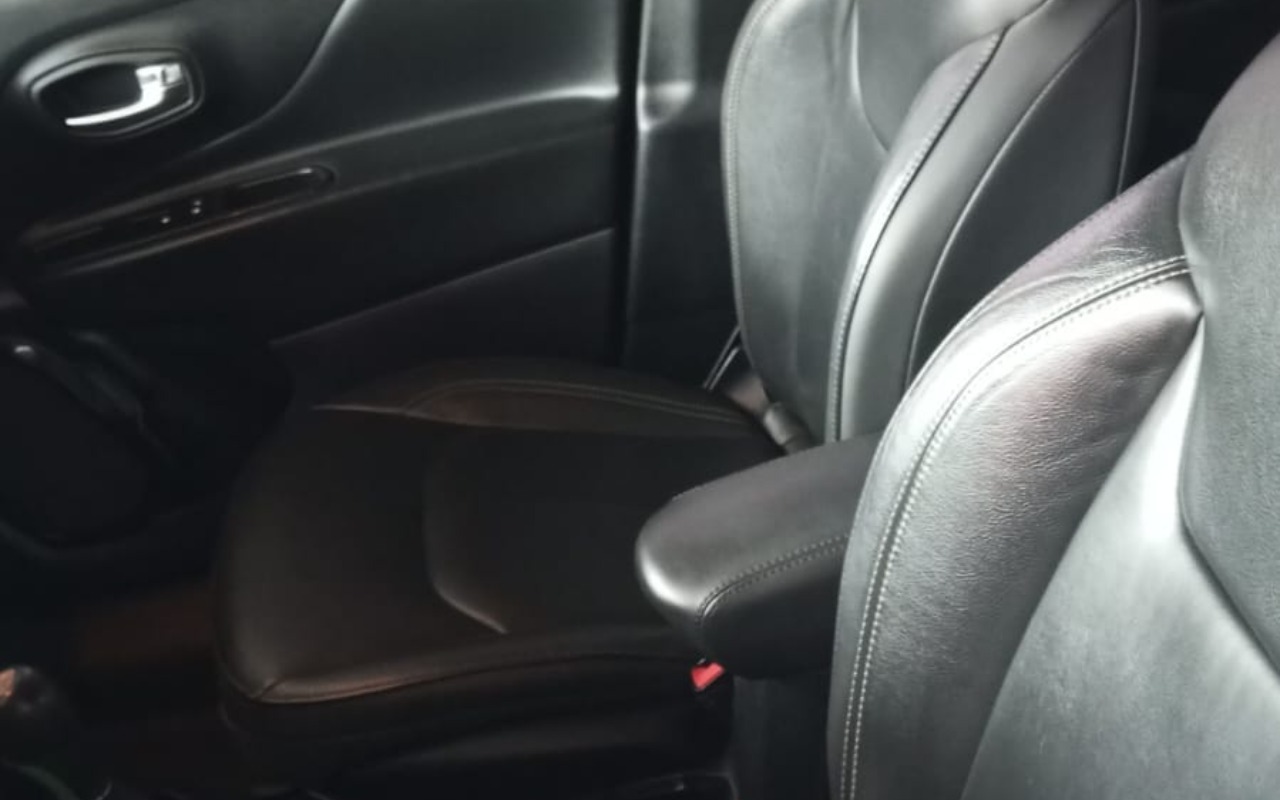 imagem-https://www.socarrao.com.br/sc-vehicle-images-prod/4322069/1791571814412-Yjk0ZDcyZjgtMDdhOC00YjE1LWI4NzYtODA1NzdlMDI3NzQ5LmpwZw.jpg