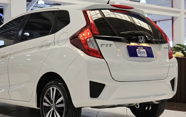 imagem-https://www.socarrao.com.br/sc-vehicle-images-prod/4322285/1791573224570-1_053747.jpg
