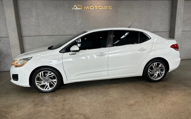 imagem-https://www.socarrao.com.br/sc-vehicle-images-prod/4322318/1791982489914-fda11ff5284f4c4da2b098b6345cc0e8_1791573569126.jpg