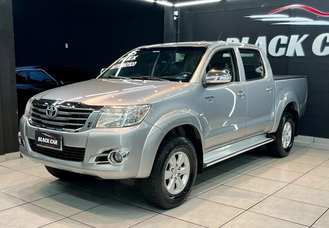 Toyota Hilux 2015 Prata — foto 1 de 3