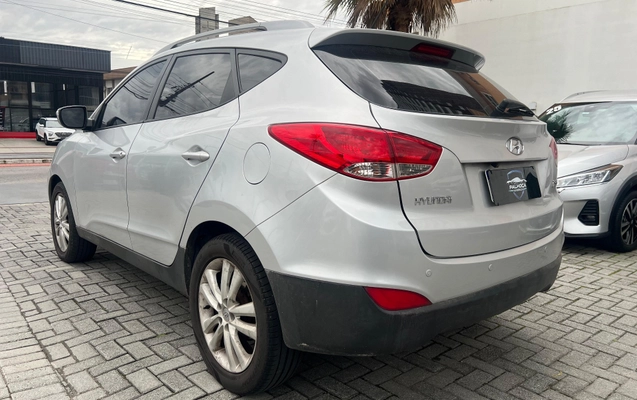 imagem-https://www.socarrao.com.br/sc-vehicle-images-prod/4322561/1791575468526-f4054d21d96b4472a4307c8669b7a558_1791575423582.jpg