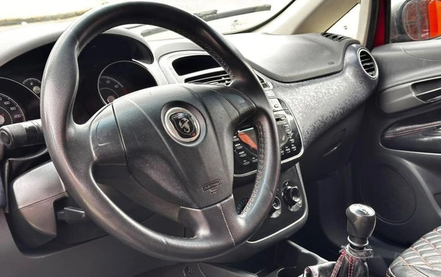 imagem-https://www.socarrao.com.br/sc-vehicle-images-prod/4322584/1791575575315-8544224_15_B_ba402b2f21.jpeg