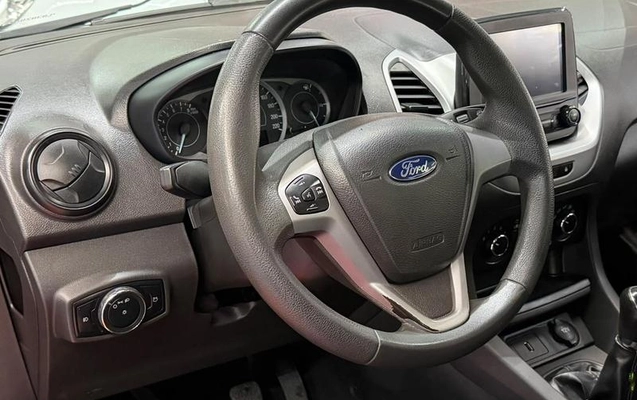 imagem-https://www.socarrao.com.br/sc-vehicle-images-prod/4322671/1791576222629-8556790_10_B_1747d907f8.jpeg