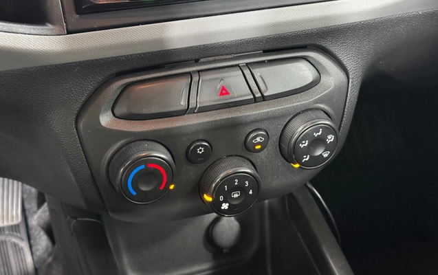 imagem-https://www.socarrao.com.br/sc-vehicle-images-prod/4322679/1791576314957-0e7fda05-fba3-45f3-a055-5ce95f8cebfd.jpg