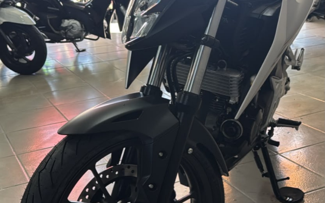 imagem-https://www.socarrao.com.br/sc-vehicle-images-prod/4322772/1791576713789-V2hhdHNBcHAgSW1hZ2UgMjAyNi0wOC0wMSBhdCAxMC4yNC4yOS5qcGVn.jpeg
