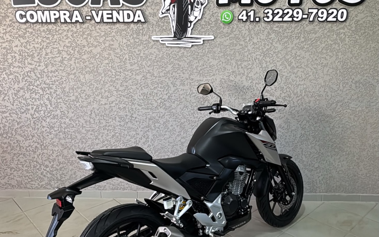 imagem-https://www.socarrao.com.br/sc-vehicle-images-prod/4322772/1791576713975-V2hhdHNBcHAgSW1hZ2UgMjAyNi0wOC0wMSBhdCAxMC4yOS4yMS5qcGVn.jpeg