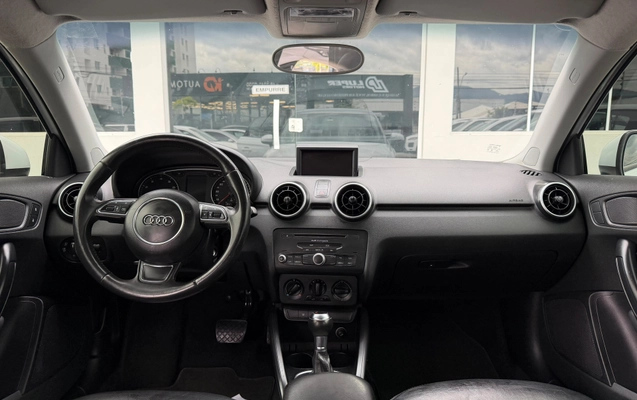 imagem-https://www.socarrao.com.br/sc-vehicle-images-prod/4322784/1791576873225-003_8d805ba4776793a8782a9e30dff95da2.jpg