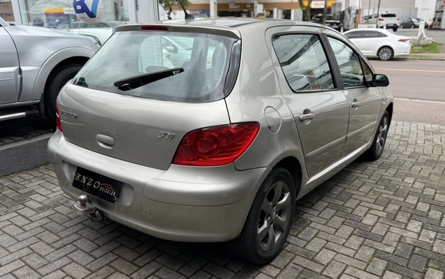 imagem-https://www.socarrao.com.br/sc-vehicle-images-prod/4322836/1791577293007-vehicle_image_1791576013_de2e60eed091be80fba237fd1bb6462f.jpeg