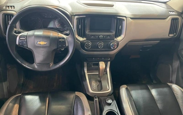 imagem-https://www.socarrao.com.br/sc-vehicle-images-prod/4322934/1791577721489-8561076_0_B_49a1ec04b9.jpeg