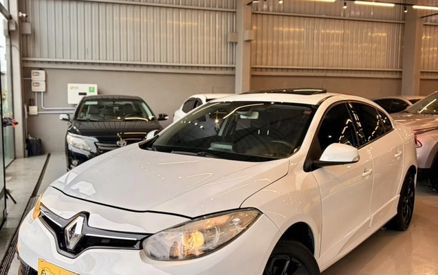 imagem-https://www.socarrao.com.br/sc-vehicle-images-prod/4322963/1791577867691-558be200-a901-4b04-8bba-2f5522e9daf5.jpg