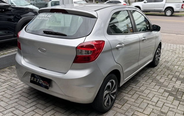 imagem-https://www.socarrao.com.br/sc-vehicle-images-prod/4322979/1791578165986-vehicle_image_1791578101_d857783aa384ce5e5c98ed448704b611.jpeg