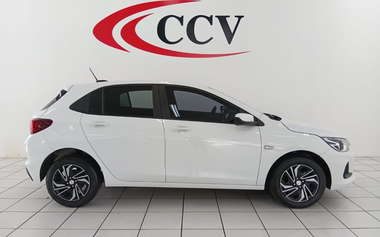 Chevrolet Onix 2024 Branco — foto 1 de 3