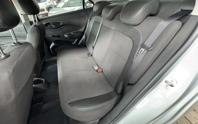 imagem-https://www.socarrao.com.br/sc-vehicle-images-prod/4323114/1791578887717-V2hhdHNBcHAgSW1hZ2UgMjAyNi0xMC0wOSBhdCAxNy4zMy4xNSAoMykuanBlZw.jpeg
