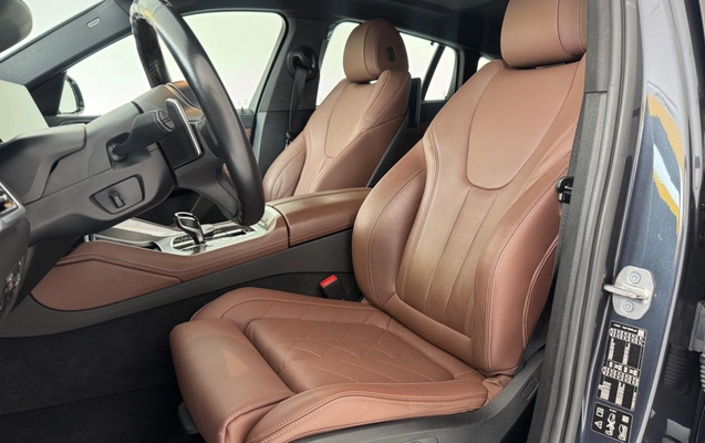 imagem-https://www.socarrao.com.br/sc-vehicle-images-prod/4323117/1791578960939-63119aed-4e36-4937-b6b3-f30946eee227.jpg