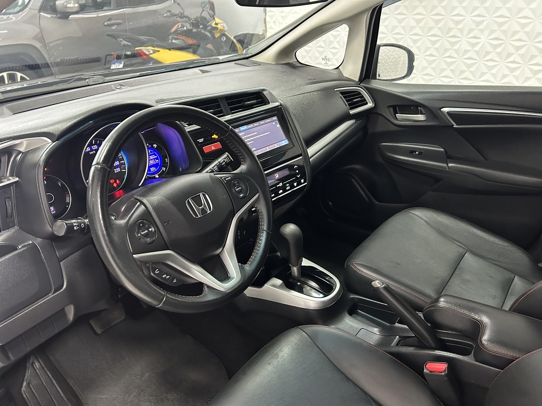 imagem-https://www.socarrao.com.br/sc-vehicle-images-prod/4323236/1791579785928-Zm90by0xMC5qcGc.jpg