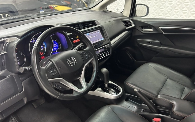 imagem-https://www.socarrao.com.br/sc-vehicle-images-prod/4323236/1791579785928-Zm90by0xMC5qcGc.jpg
