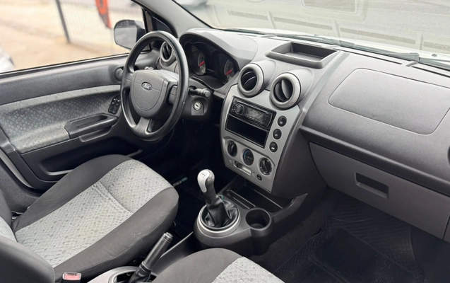 imagem-https://www.socarrao.com.br/sc-vehicle-images-prod/4323237/1791579776100-V2hhdHNBcHAgSW1hZ2UgMjAyNi0xMC0wOSBhdCAxNy40Ni4yNSAoMykuanBlZw.jpeg
