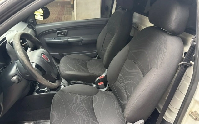imagem-https://www.socarrao.com.br/sc-vehicle-images-prod/4323244/1791579968823-640_480_fiat-strada-1-4-cs-hard-working-20-20-23812d-9.jpg