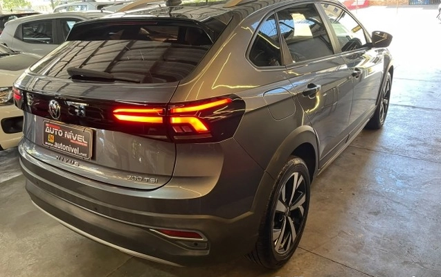 imagem-https://www.socarrao.com.br/sc-vehicle-images-prod/4323264/1791580023461-640_480_volkswagen-nivus-1-0-200-tsi-highline-20-21-49905c-11.jpg