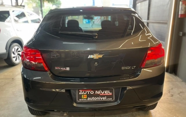 imagem-https://www.socarrao.com.br/sc-vehicle-images-prod/4323286/1791580103936-640_480_chevrolet-onix-1-0-lt-16-16-852b60-8.jpg