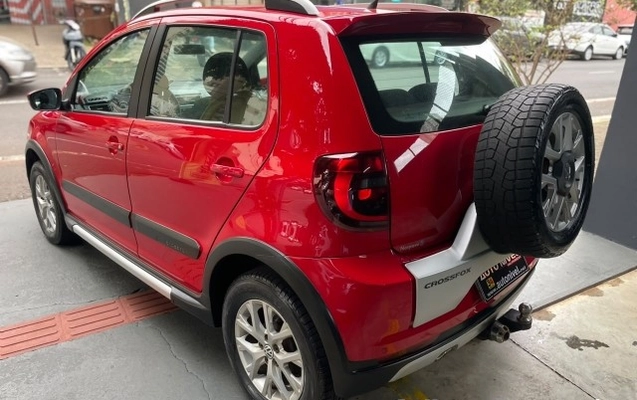imagem-https://www.socarrao.com.br/sc-vehicle-images-prod/4323289/1791580113347-640_480_volkswagen-crossfox-i-motion-1-6-vht-total-flex-12-13-24fb55-6.jpg