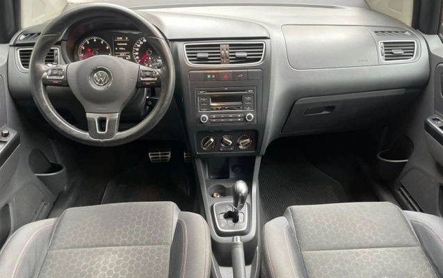 imagem-https://www.socarrao.com.br/sc-vehicle-images-prod/4323289/1791580113349-640_480_volkswagen-crossfox-i-motion-1-6-vht-total-flex-12-13-24fb55-5.jpg