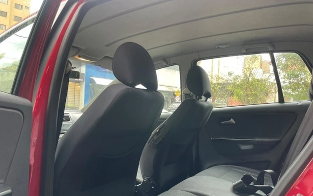 imagem-https://www.socarrao.com.br/sc-vehicle-images-prod/4323289/1791580113352-640_480_volkswagen-crossfox-i-motion-1-6-vht-total-flex-12-13-24fb55-2.jpg