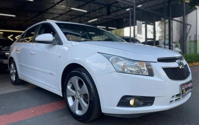 imagem-https://www.socarrao.com.br/sc-vehicle-images-prod/4323330/1791580383121-640_480_chevrolet-cruze-lt-1-8-16v-ecotec-aut-flex-12-12-7194d5-10.jpg