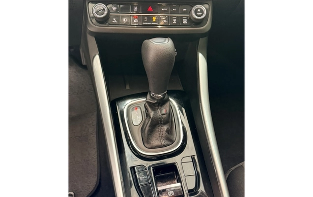 imagem-https://www.socarrao.com.br/sc-vehicle-images-prod/4323537/1791582014051-5_063853.jpg