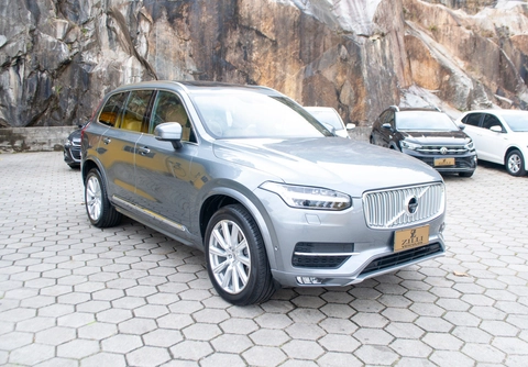 Volvo XC90 2017 Cinza — foto 1 de 3