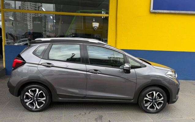 imagem-https://www.socarrao.com.br/sc-vehicle-images-prod/4323920/1791598684426-6e287f1fb95c4fbdaad16a5b8f042a5a_1791585287846.jpg